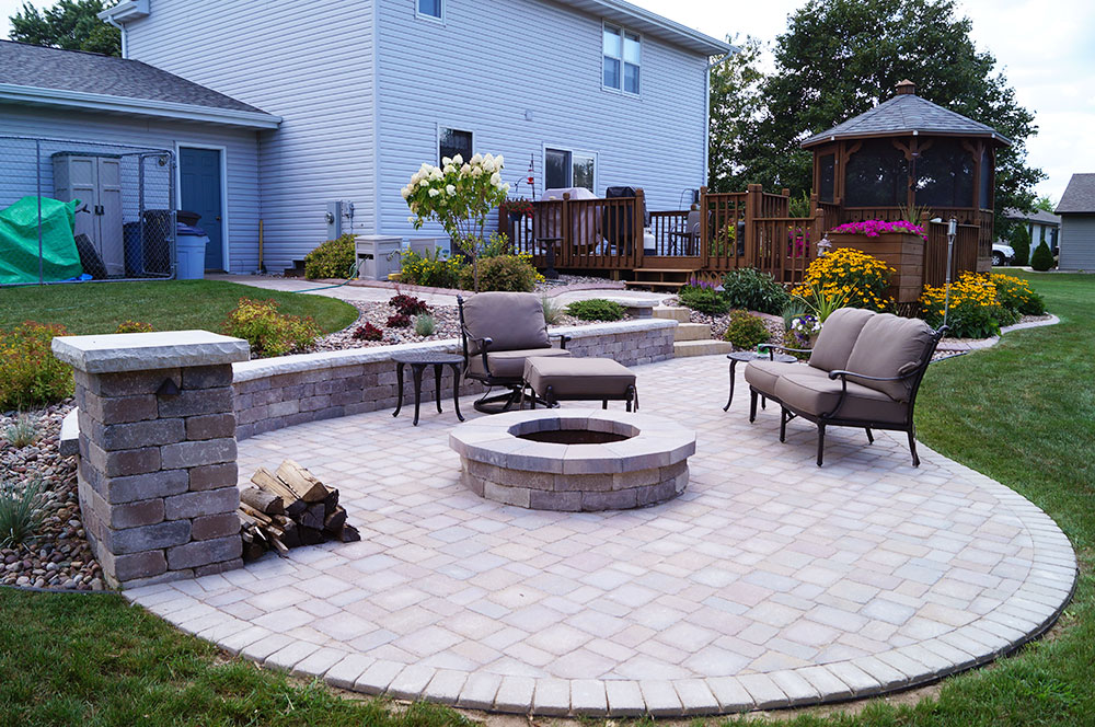Landscaping and Seat Walls in Appleton, WI